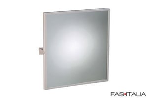 Specchio per bagno di hotel accessibile con immagine inclinabile