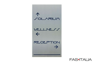 Targa direzionale adesiva per corridoi Hotel