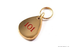 Portachiavi albergo a goccia in ottone personalizzato