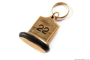 Portachiavi albergo personalizzato in ottone fuso lucido