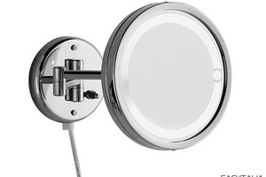 Specchio ingranditore con luce Ø 14 cm Specchio ingranditore con luce Ø 14 cm